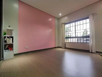 Town and Country Executive Village Townhouse, FA 110 sqm 2 bedroom w/ 1 car garage