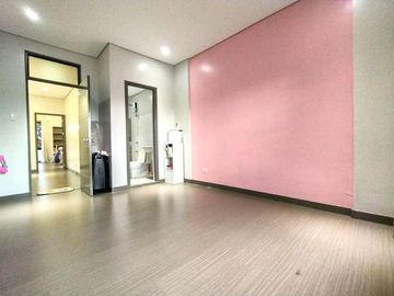 Town and Country Executive Village Townhouse, FA 110 sqm 2 bedroom w/ 1 car garage