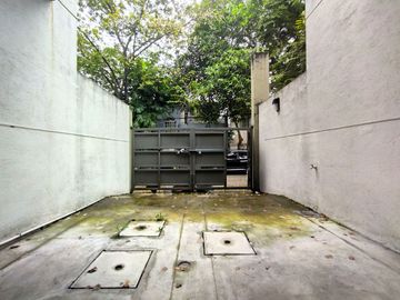 Town and Country Executive Village Townhouse, FA 110 sqm 2 bedroom w/ 1 car garage
