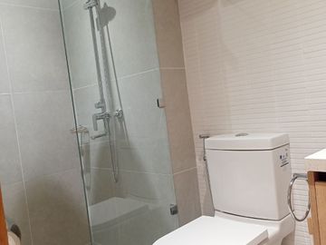 UNA Apartment Studio Unit for Sale beside DLSU Laguna Campus
