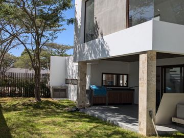 HERMOSA CASA DE VENTA EN PLANOS EN PUEMBO VIA ARRAYANES