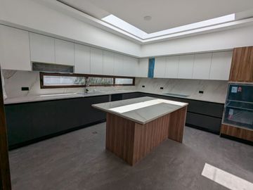 HERMOSA CASA DE VENTA EN PLANOS EN PUEMBO VIA ARRAYANES