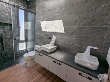HERMOSA CASA DE VENTA EN PLANOS EN PUEMBO VIA ARRAYANES
