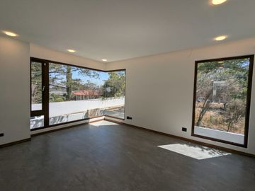HERMOSA CASA DE VENTA EN PLANOS EN PUEMBO VIA ARRAYANES