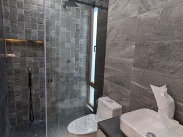 HERMOSA CASA DE VENTA EN PLANOS EN PUEMBO VIA ARRAYANES