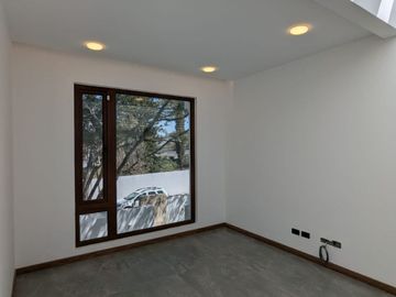 HERMOSA CASA DE VENTA EN PLANOS EN PUEMBO VIA ARRAYANES
