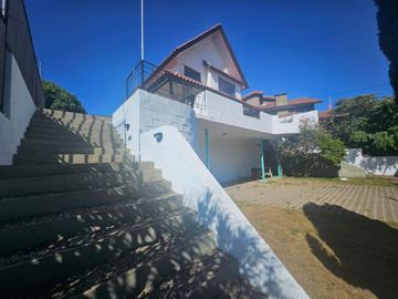 BROKER BOSQUES 5D-3B- SALA ESTAR - ESCRITORIO-GRAN PATIO- VISTA - SOLEADA
