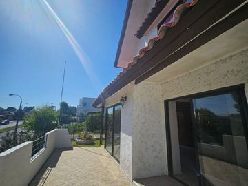 BROKER BOSQUES 5D-3B- SALA ESTAR - ESCRITORIO-GRAN PATIO- VISTA - SOLEADA