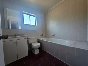 BROKER BOSQUES 5D-3B- SALA ESTAR - ESCRITORIO-GRAN PATIO- VISTA - SOLEADA