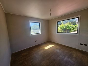 BROKER BOSQUES 5D-3B- SALA ESTAR - ESCRITORIO-GRAN PATIO- VISTA - SOLEADA