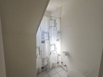 BROKER BOSQUES 5D-3B- SALA ESTAR - ESCRITORIO-GRAN PATIO- VISTA - SOLEADA