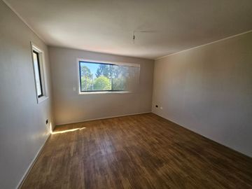 BROKER BOSQUES 5D-3B- SALA ESTAR - ESCRITORIO-GRAN PATIO- VISTA - SOLEADA