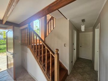 BROKER BOSQUES 5D-3B- SALA ESTAR - ESCRITORIO-GRAN PATIO- VISTA - SOLEADA