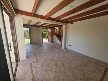 BROKER BOSQUES 5D-3B- SALA ESTAR - ESCRITORIO-GRAN PATIO- VISTA - SOLEADA