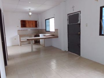 Se vende vivienda de 2 unidades, Centro de Playas Villamil.