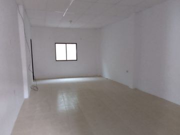 Se vende vivienda de 2 unidades, Centro de Playas Villamil.