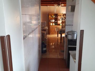 Hermosa y confortable casa esquina