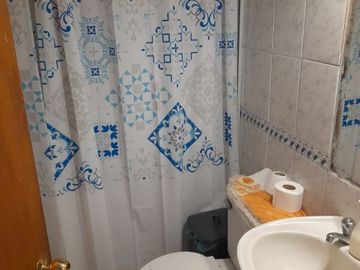 Hermosa y confortable casa esquina