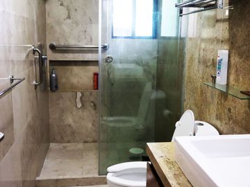 Casa Residencial en Venta, Clúster 333, Lomas de Angelopolis l, Puebla.
