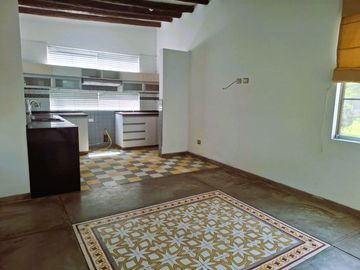 Vendo linda casa en av. Reusche, Pachacamac