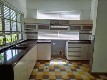 Vendo linda casa en av. Reusche, Pachacamac