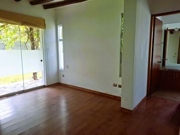 Vendo linda casa en av. Reusche, Pachacamac