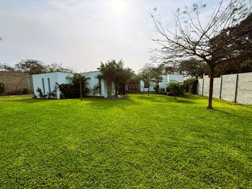 Vendo linda casa en av. Reusche, Pachacamac