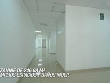 Local comercial frente a la embaja USA