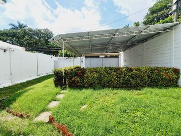 CASA EN VENTA, CON 300 MTS DE TERRENO EN COL EL MIRADOR, TUXTLA GUTIERREZ