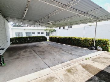 CASA EN VENTA, CON 300 MTS DE TERRENO EN COL EL MIRADOR, TUXTLA GUTIERREZ