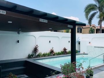 Venta casa, Urbanización Tenis Club, cerca Plaza Navona, Samborondon, Guayaquil
