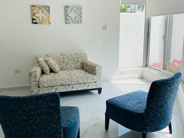 Venta casa, Urbanización Tenis Club, cerca Plaza Navona, Samborondon, Guayaquil