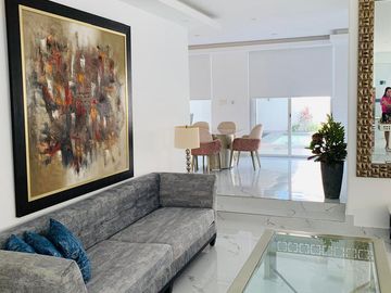 Venta casa, Urbanización Tenis Club, cerca Plaza Navona, Samborondon, Guayaquil