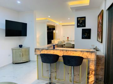 Venta casa, Urbanización Tenis Club, cerca Plaza Navona, Samborondon, Guayaquil