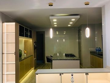 Venta casa, Urbanización Tenis Club, cerca Plaza Navona, Samborondon, Guayaquil