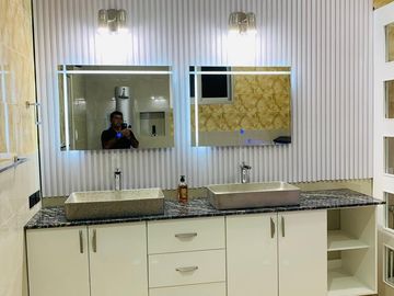 Venta casa, Urbanización Tenis Club, cerca Plaza Navona, Samborondon, Guayaquil