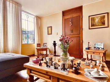 Venta de Amplio y Confortable Departamento Frente a Parque