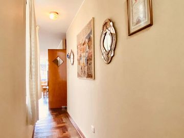 Venta de Amplio y Confortable Departamento Frente a Parque