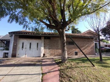 Castelar Norte - Venta - Casa 4 Ambientes