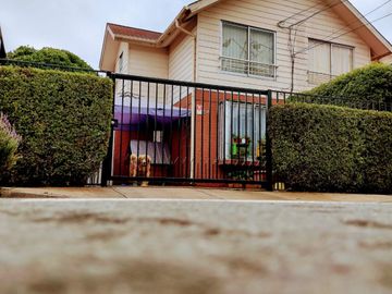 SE VENDE CASA 123M2 PADRE HURTADO , 2DORMITORIOS Y DOS BAÑOS.
