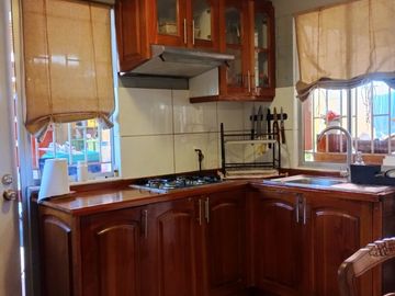 SE VENDE CASA 123M2 PADRE HURTADO , 2DORMITORIOS Y DOS BAÑOS.