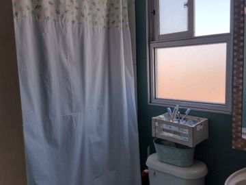 SE VENDE CASA 123M2 PADRE HURTADO , 2DORMITORIOS Y DOS BAÑOS.