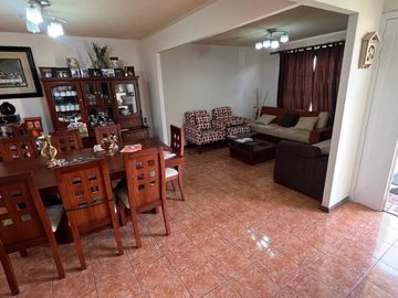 OPORTUNIDAD!!! HERMOSA CASA EN VENTA. SECTOR OCHOA LEON!!!
