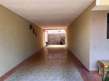 OPORTUNIDAD!!! HERMOSA CASA EN VENTA. SECTOR OCHOA LEON!!!