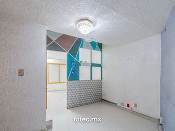 CASA CON USO DE SUELO COMERCIAL EN VENTA COL. DEL VALLE