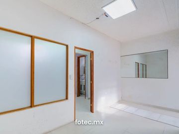 CASA CON USO DE SUELO COMERCIAL EN VENTA COL. DEL VALLE