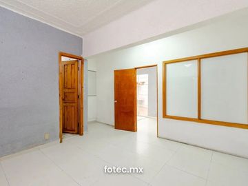 CASA CON USO DE SUELO COMERCIAL EN VENTA COL. DEL VALLE