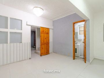 CASA CON USO DE SUELO COMERCIAL EN VENTA COL. DEL VALLE