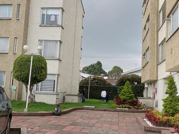 VENDEMOS APTO FLORESTA