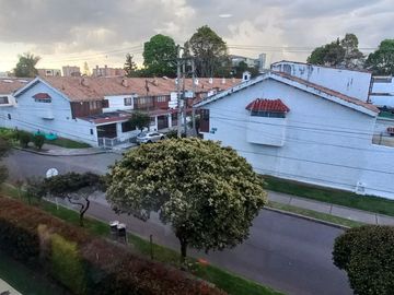 VENDEMOS APTO FLORESTA